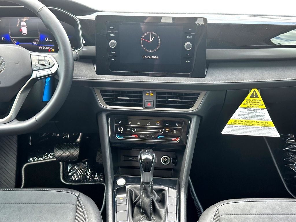 2026 Volkswagen Taos 1.5T SE Black