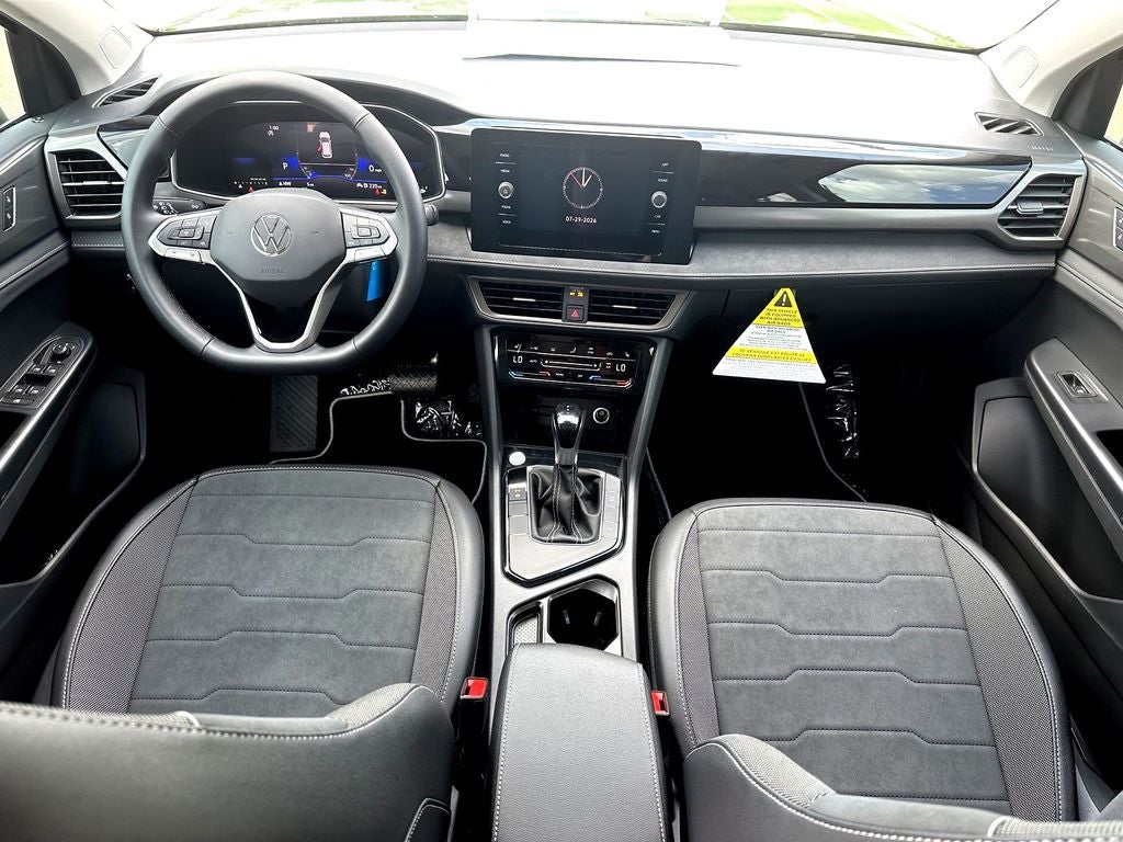 2026 Volkswagen Taos 1.5T SE Black