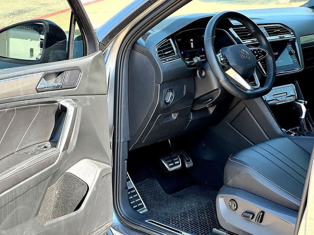 2023 Volkswagen Tiguan 2.0T SE R-Line Black