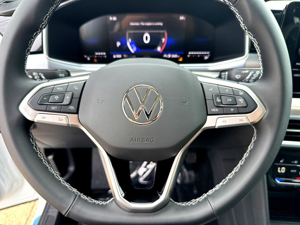 2027 Volkswagen Taos 1.5T SE