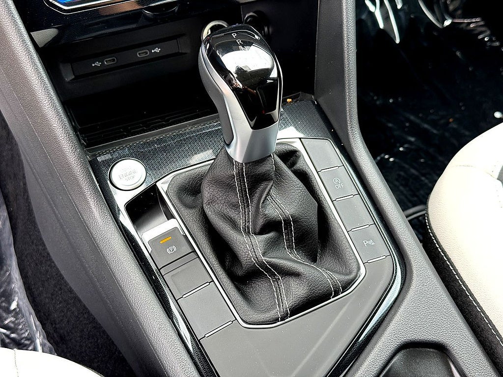 2027 Volkswagen Taos 1.5T SE