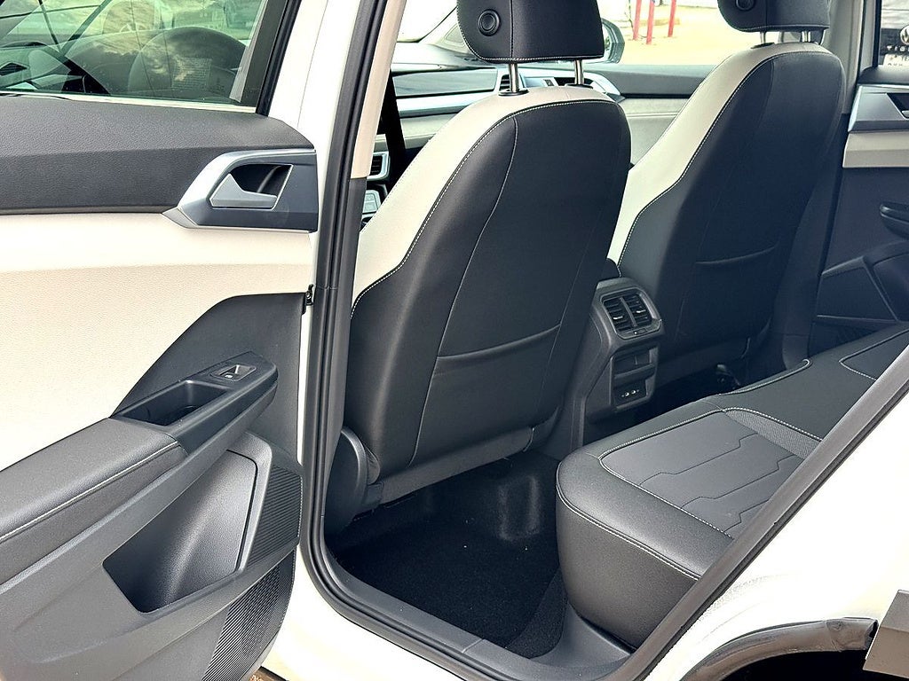 2027 Volkswagen Taos 1.5T SE