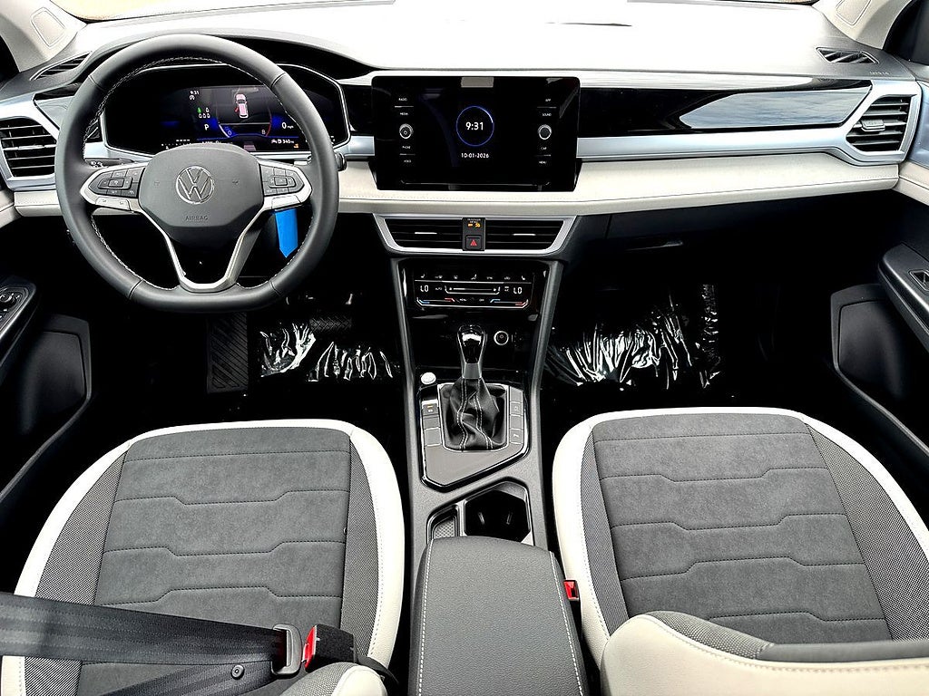 2027 Volkswagen Taos 1.5T SE
