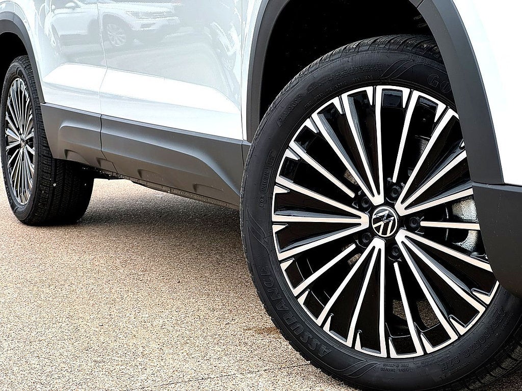 2027 Volkswagen Taos 1.5T SE