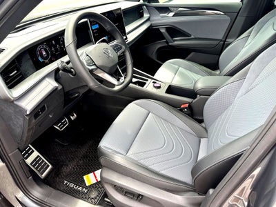 2026 Volkswagen Tiguan 2.0T SE R-Line Black