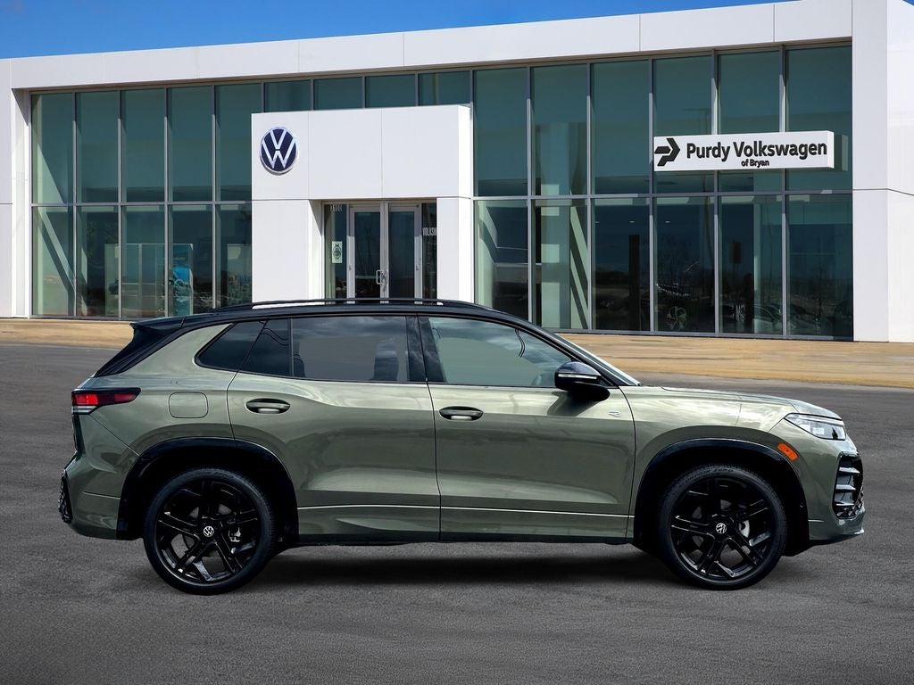 2026 Volkswagen Tiguan 2.0T SE R-Line Black