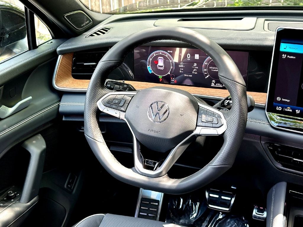 2026 Volkswagen Tiguan 2.0T SEL R-Line