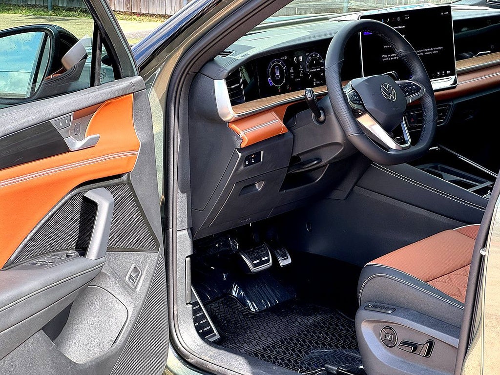 2026 Volkswagen Tiguan 2.0T SEL R-Line Turbo
