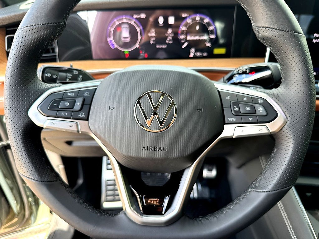 2026 Volkswagen Tiguan 2.0T SEL R-Line Turbo