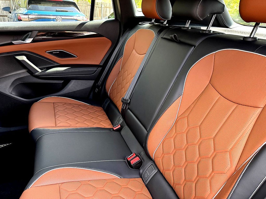 2026 Volkswagen Tiguan 2.0T SEL R-Line Turbo