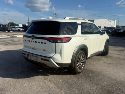 2024 Nissan Pathfinder SL