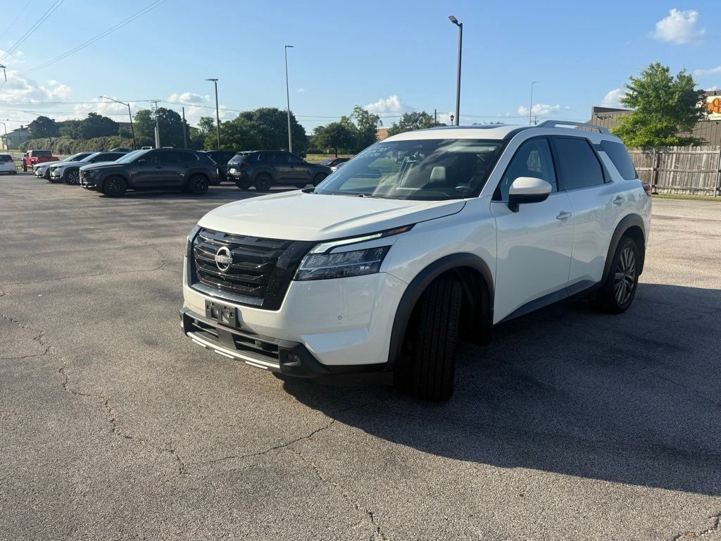 2024 Nissan Pathfinder SL