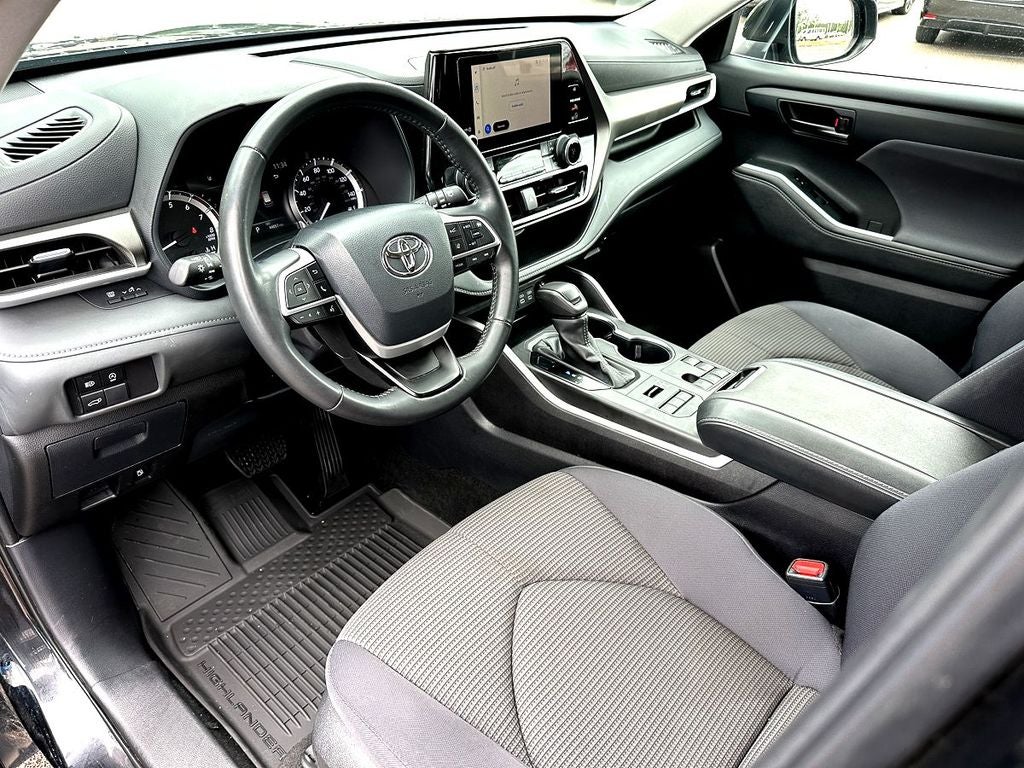 2024 Toyota Highlander LE