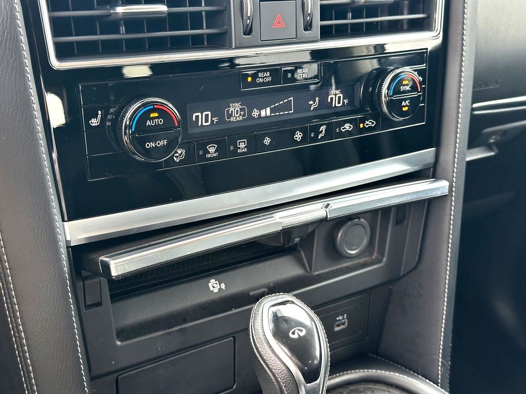 2024 INFINITI QX80 LUXE