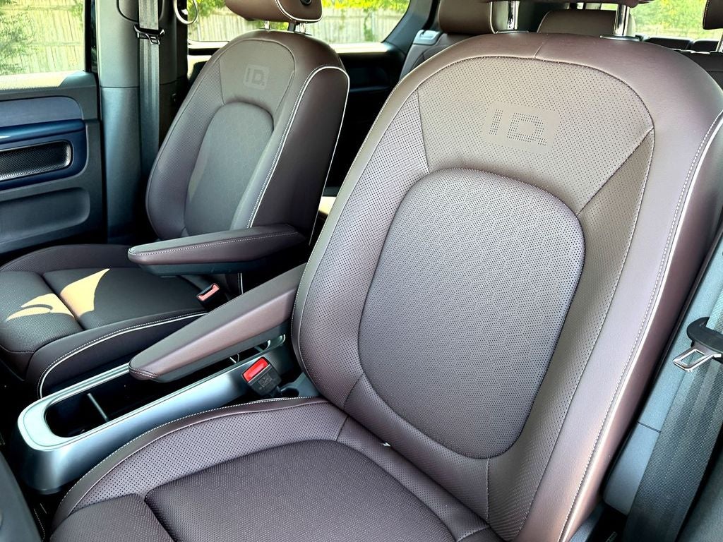 2025 Volkswagen ID. Buzz Pro S