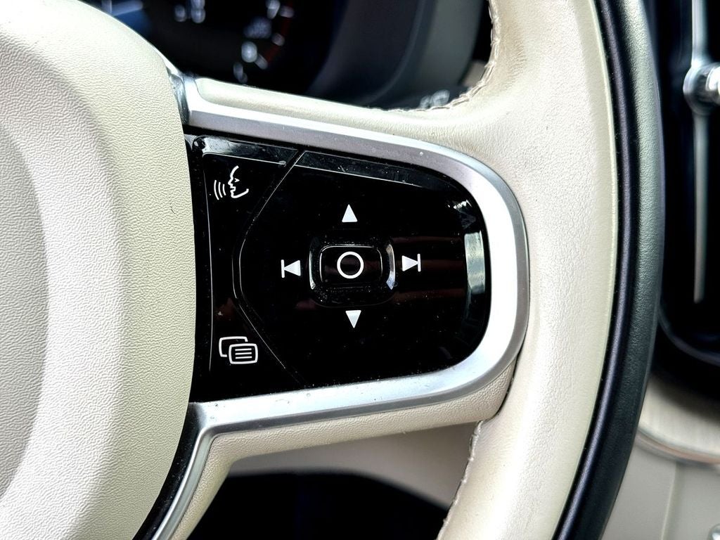 2021 Volvo XC60 T5 Inscription